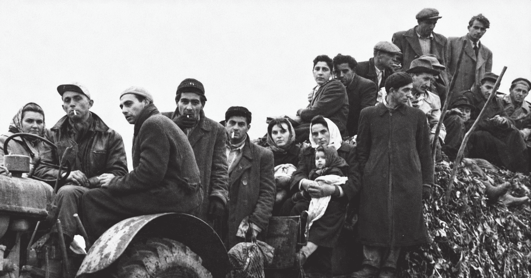 Fenix exhibits rare Ata Kandó photos of Hungarian refugees Fenix Rotterdam exhibits rare 1956 refugee photographs by Ata Kandó from 23 October and hosts a free Hungarian uprising commemoration on 14 November.